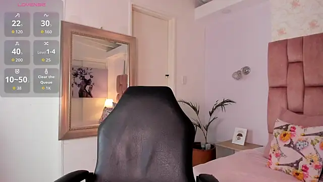 cloemorween online show from January 7, 3:10 am