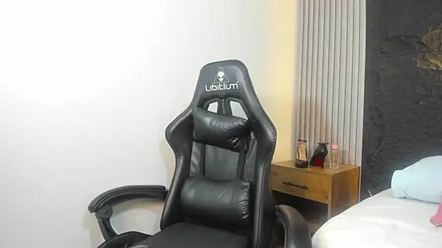 lila lain online show from February 11, 3:20 am