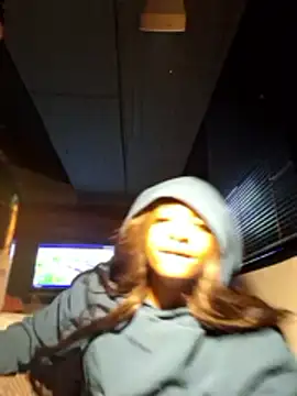  keylafisher  online show from March 5, 6:09 am