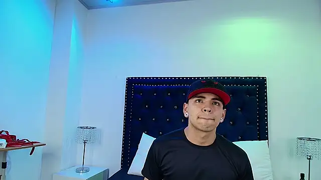 Jaden and sofia online show from March 26, 2:25 am