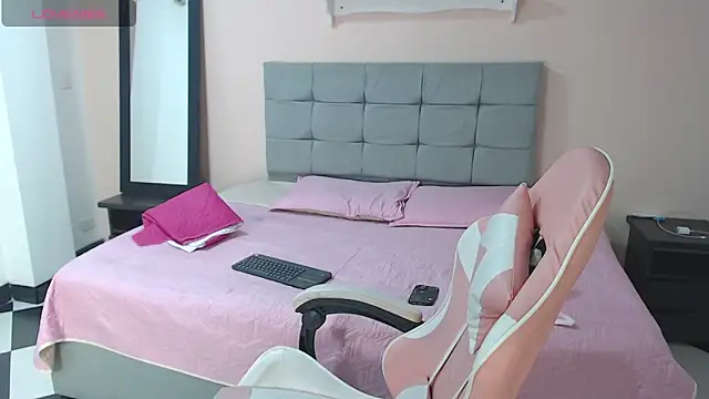 Abby Hiiltoon online show from January 15, 6:19 am