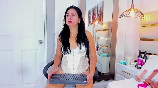 Noelle Minx online show from July 20, 4:20 pm