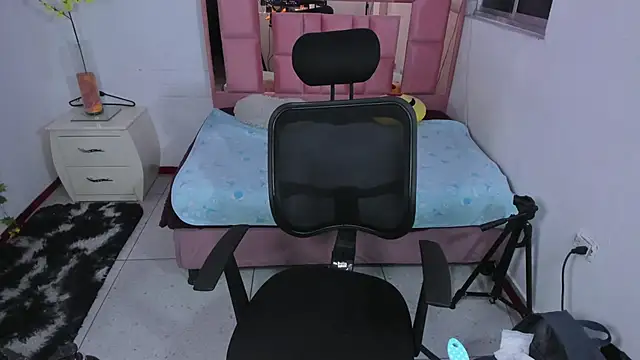 xxximena angels  online show from March 5, 9:43 pm