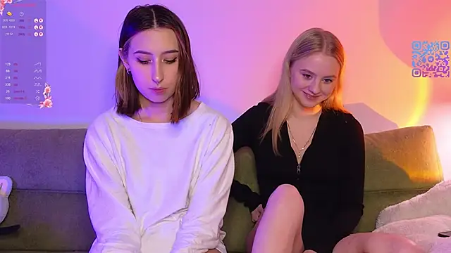 Mimipaws online show from February 5, 8:01 pm