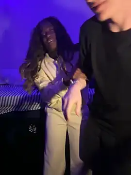 CookiesNcreaming online show from April 20, 4:04 am