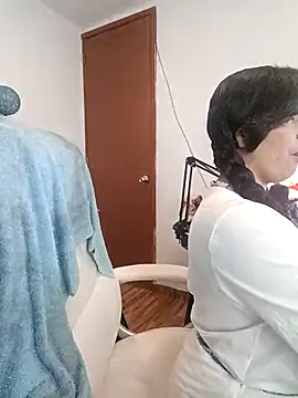 Maitte lover online show from February 23, 7:35 pm