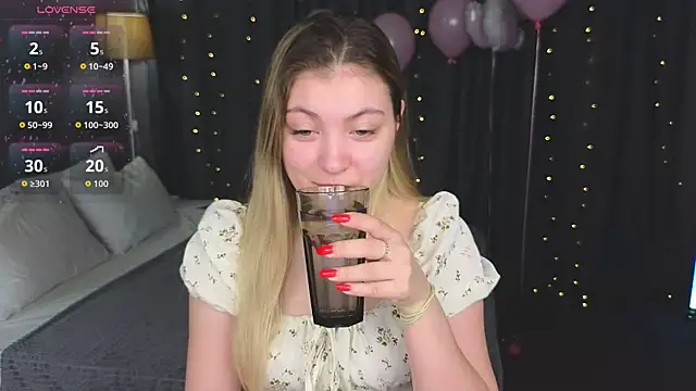 Angel  Grace online show from April 4, 1:48 am