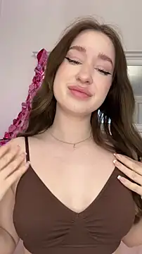 cuteeyesbaby online show from February 18, 4:22 am