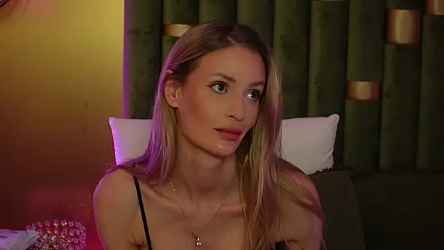 AmeliaAngel online show from March 5, 8:37 pm