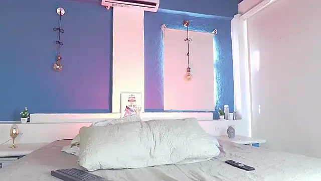 CattaleyaEvans  online show from January 7, 1:03 pm