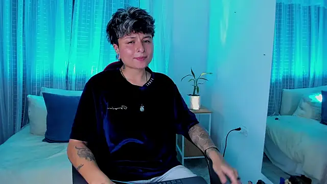 Zury Ramirez online show from April 6, 10:33 pm