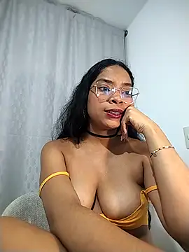 KATALINA SANTANA  online show from April 18, 12:46 am