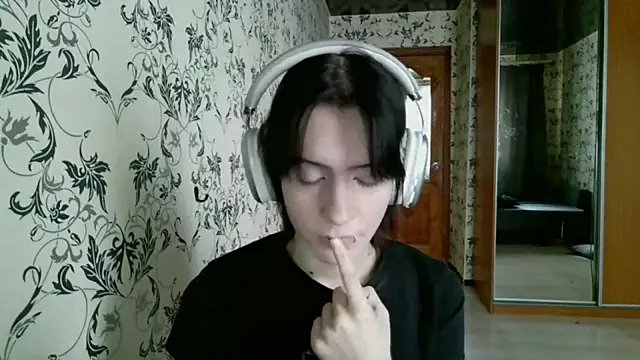 LxayBloom online show from March 30, 10:04 am