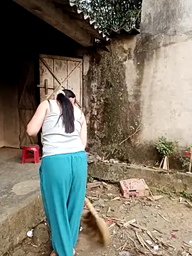 vanvan005 online show from April 13, 12:01 am