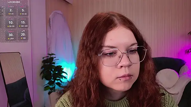 A Lot of Bunny online show from February 28, 7:08 am