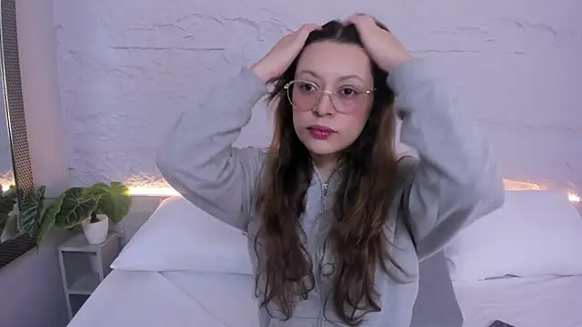 lanna 18  online show from March 16, 11:47 am