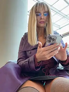 NaughtyNinky online show from February 19, 1:10 pm