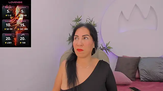 AmberJoyMilf online show from April 15, 7:58 pm