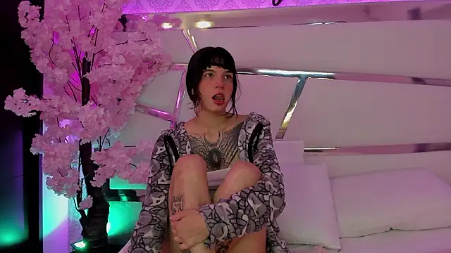 AikoHayashida online show from February 8, 1:15 pm