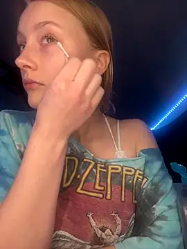 ElinaEllyra online show from January 6, 2:37 am