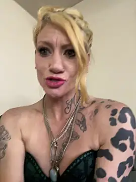 ViironiikaHostiile online show from February 18, 1:27 am