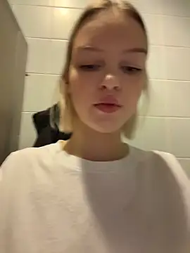 AshleyMur online show from March 19, 6:51 am