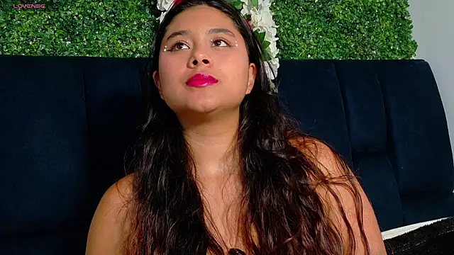 AnnaSmiles online show from April 16, 8:30 pm