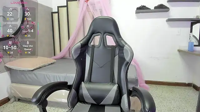 Luna  02 online show from March 25, 11:35 am