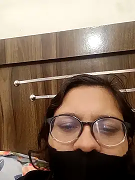 piryasharma005 online show from February 21, 6:41 pm