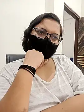 piryasharma005 online show from February 22, 7:15 pm