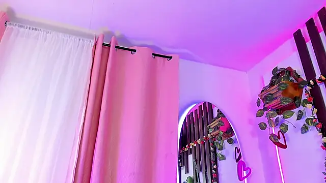 MeowMota  online show from April 16, 9:39 pm