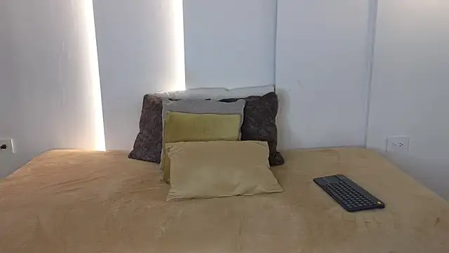 Chel Stone online show from February 11, 3:09 am