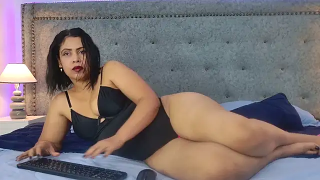 DemmiWild online show from February 5, 8:34 pm