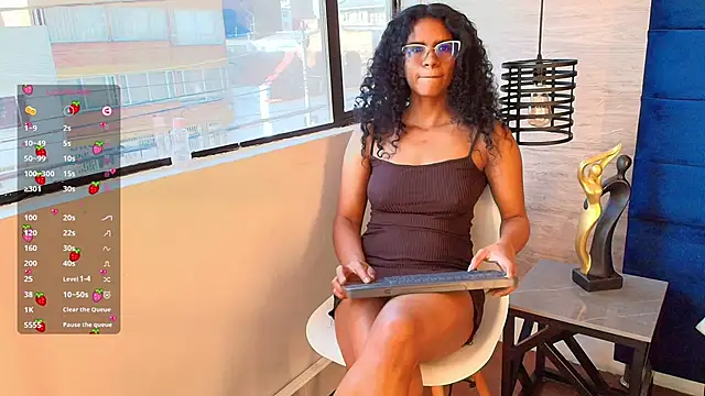 Ellie-Alves online show from February 5, 1:47 pm