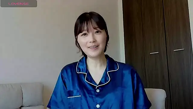 isshiki00 online show from May 17, 2:11 am