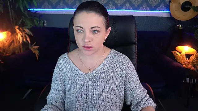 Dafni Monn online show from November 29, 1:48 pm