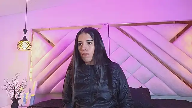 zoevg online show from March 13, 1:12 pm