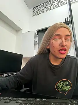 MichaelRossexxx online show from April 12, 12:30 pm