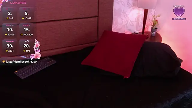 Chloe014  online show from April 2, 1:41 pm