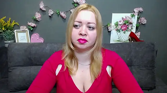 OliviaVerr online show from January 12, 2:44 pm