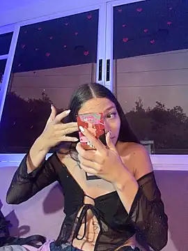 EmmaJhoons online show from March 2, 11:39 am