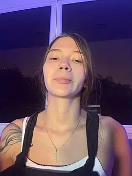 EmmaJhoons online show from February 1, 11:42 am