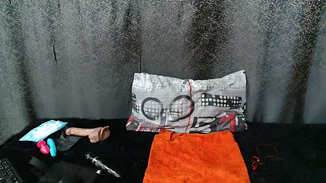 Amanda April online show from March 31, 5:57 pm