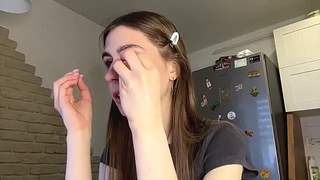 ElsieKuhlmann online show from March 8, 5:11 am