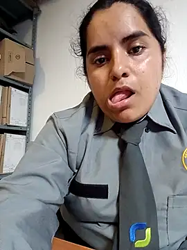 Isabel 3 online show from May 8, 3:32 am