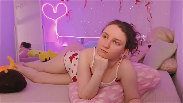 SunshineBlaze online show from March 13, 6:04 am