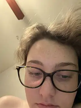 julia4thewin online show from March 6, 9:32 pm