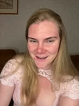 SexyBlondJoanna online show from March 4, 7:09 pm