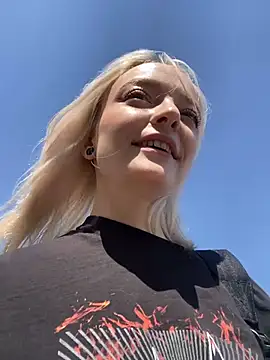 aka Blonde online show from June 5, 8:31 am