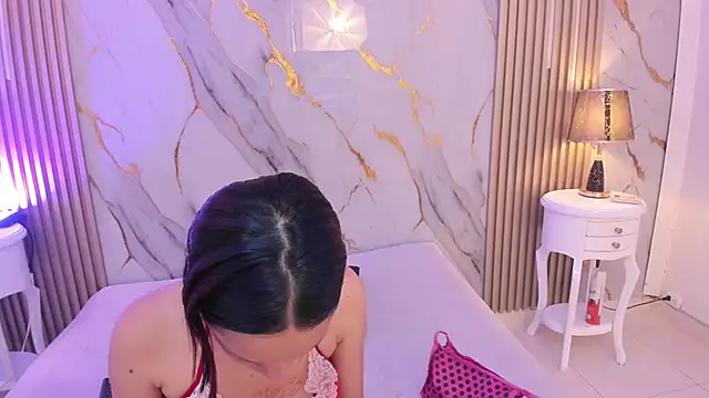 LaxiZoe online show from February 18, 9:14 pm